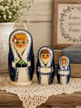Vintage Hand Painted Russian Matryoshka Nesting Dolls 3 Piece Blue Babushka Set